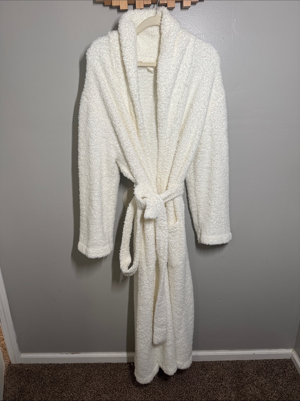 Barefoot Dreams Cream Plush Robe with Cozy Texture